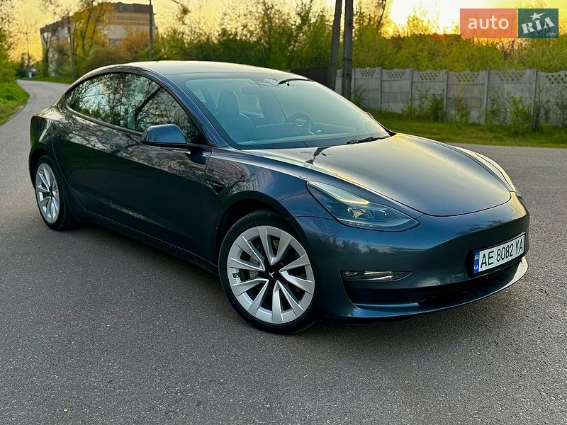 Седан Tesla Model 3 2022 в Кривом Роге