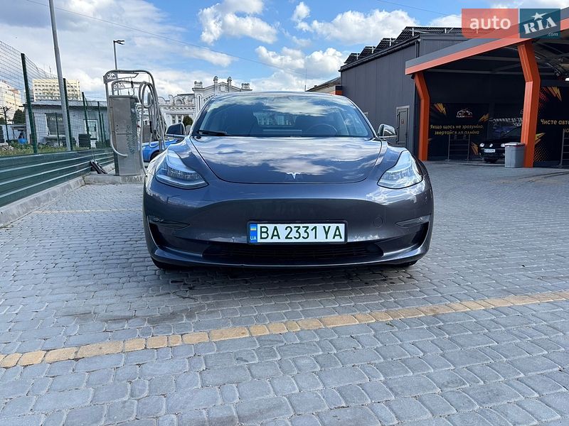 Седан Tesla Model 3 2019 в Кропивницькому