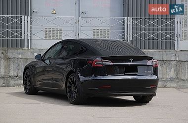 Седан Tesla Model 3 2021 в Киеве