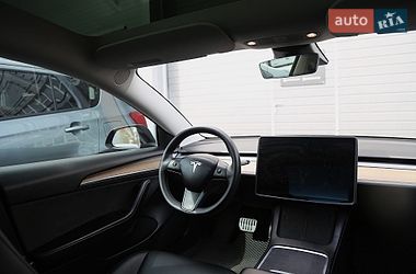 Седан Tesla Model 3 2021 в Киеве