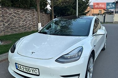 Седан Tesla Model 3 2020 в Києві