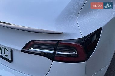 Седан Tesla Model 3 2020 в Киеве