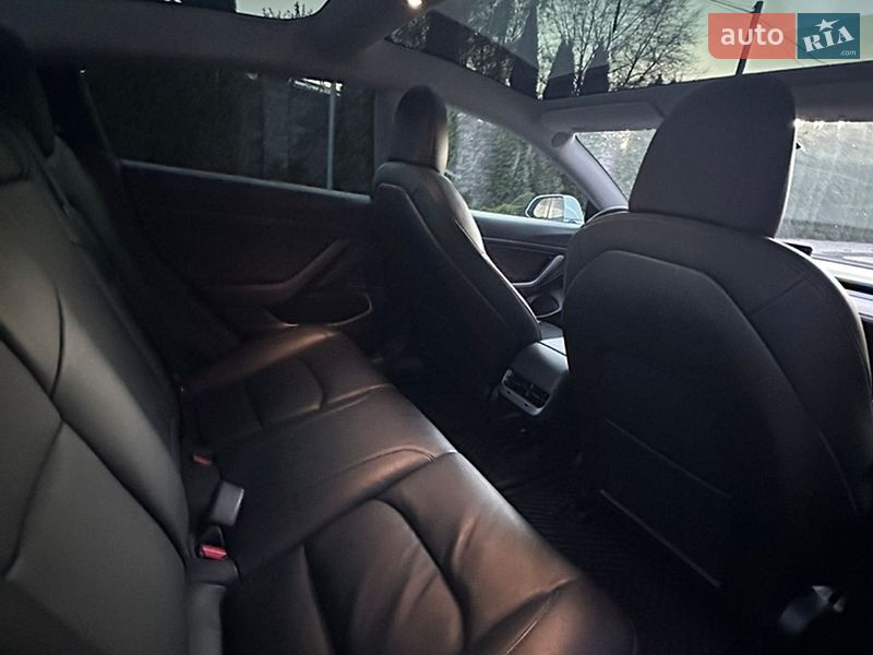 Седан Tesla Model 3 2020 в Киеве