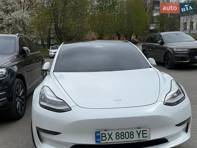 Седан Tesla Model 3 2019 в Хмельницькому