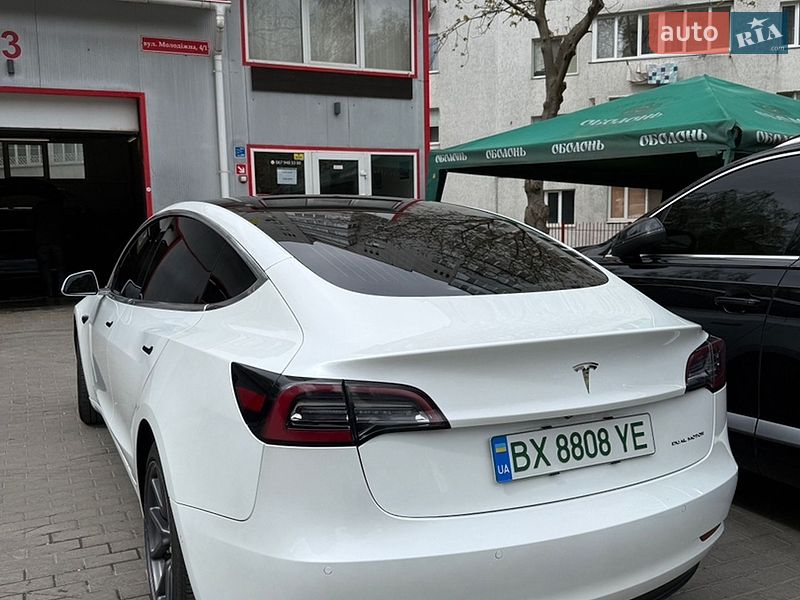 Седан Tesla Model 3 2019 в Хмельницькому