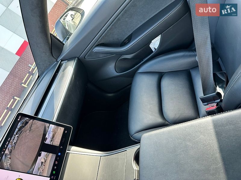 Седан Tesla Model 3 2019 в Одесі