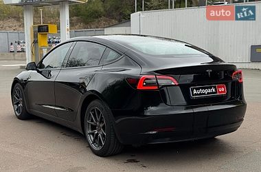Седан Tesla Model 3 2019 в Киеве