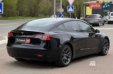Седан Tesla Model 3 2019 в Киеве