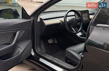 Седан Tesla Model 3 2019 в Киеве