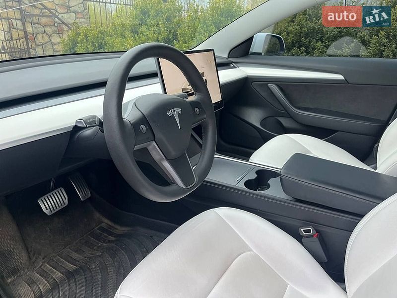 Седан Tesla Model 3 2022 в Ивано-Франковске