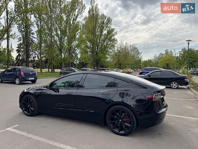 Седан Tesla Model 3 2018 в Кривому Розі
