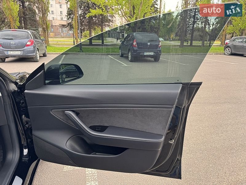 Седан Tesla Model 3 2018 в Кривому Розі