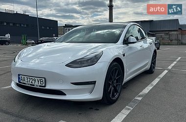 Седан Tesla Model 3 2021 в Києві