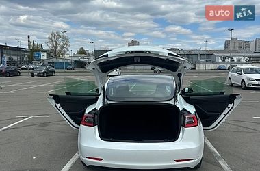 Седан Tesla Model 3 2021 в Києві
