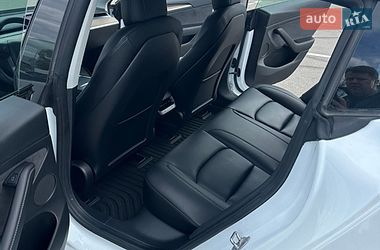 Седан Tesla Model 3 2021 в Києві