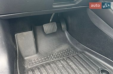Седан Tesla Model 3 2021 в Києві