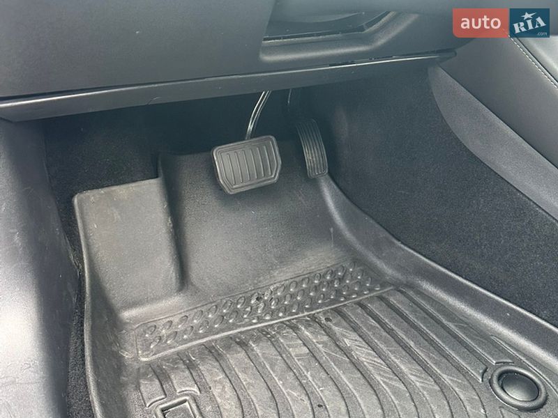 Седан Tesla Model 3 2021 в Києві