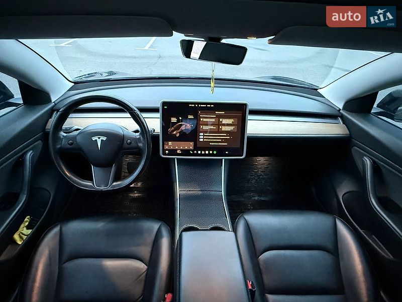 Седан Tesla Model 3 2018 в Дніпрі