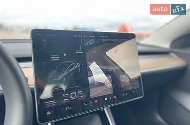 Седан Tesla Model 3 2019 в Львове