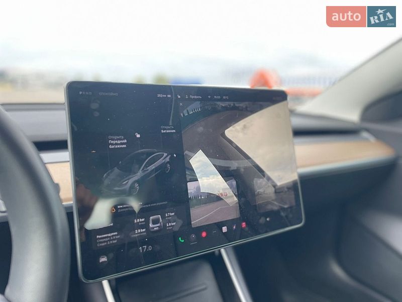 Седан Tesla Model 3 2019 в Львове