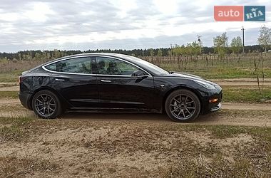Седан Tesla Model 3 2019 в Киеве