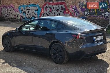 Седан Tesla Model 3 2025 в Коломиї