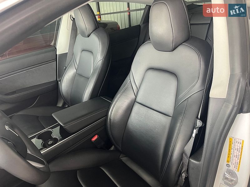 Седан Tesla Model 3 2020 в Кропивницком