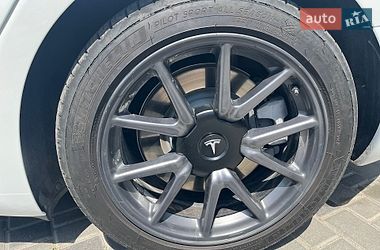 Седан Tesla Model 3 2020 в Кропивницком