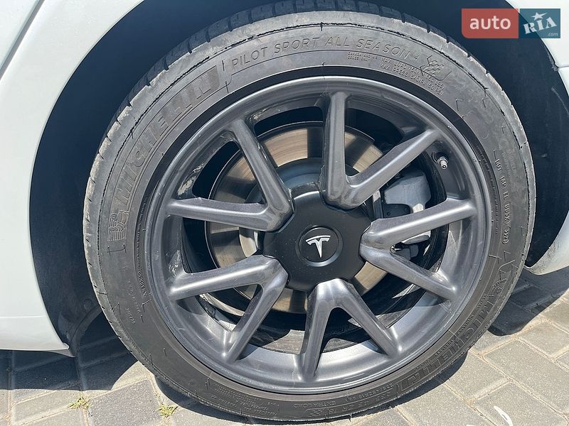 Седан Tesla Model 3 2020 в Кропивницком
