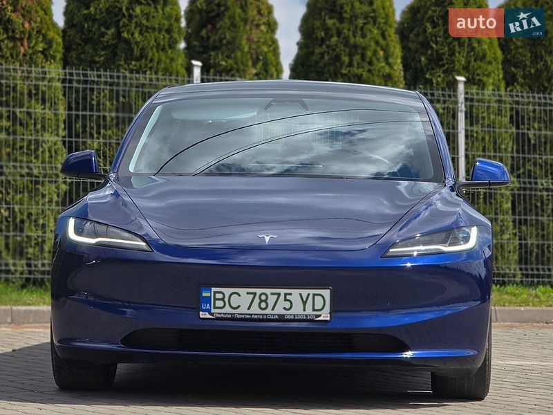 Седан Tesla Model 3 2024 в Николаеве