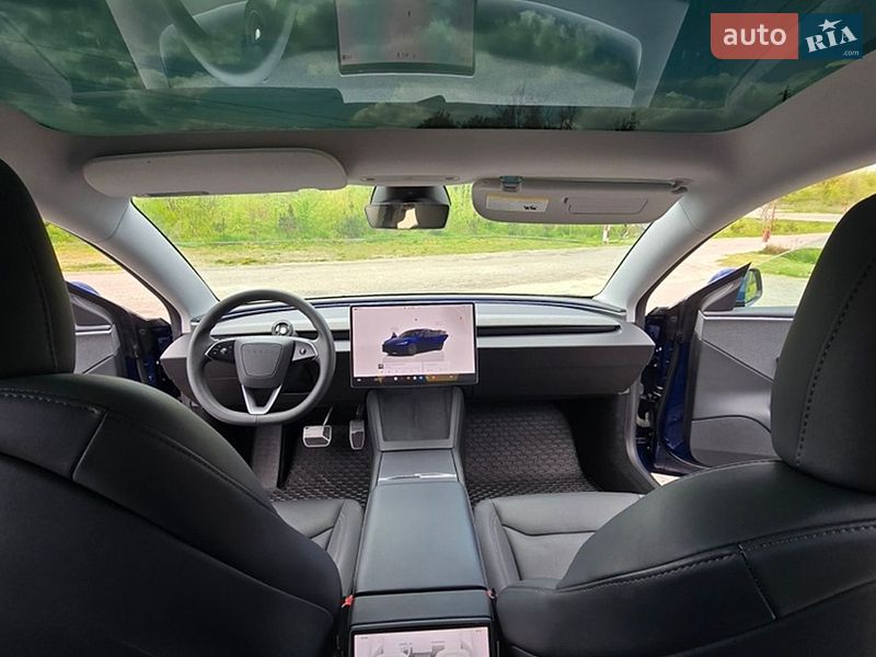 Седан Tesla Model 3 2024 в Николаеве