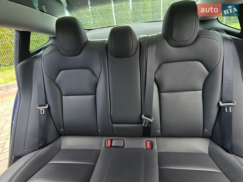 Седан Tesla Model 3 2024 в Николаеве