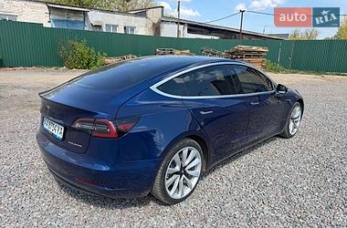 Седан Tesla Model 3 2018 в Києві