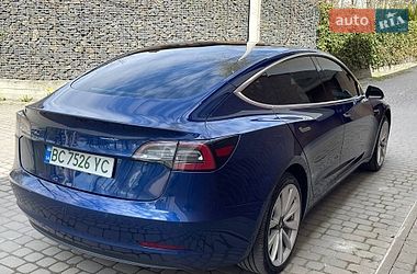 Седан Tesla Model 3 2019 в Львове