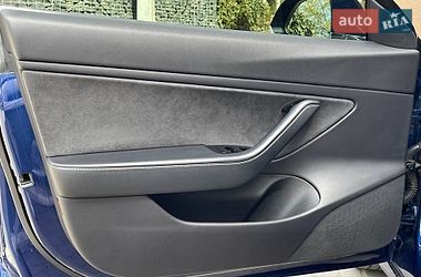 Седан Tesla Model 3 2019 в Львове