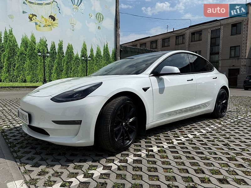 Седан Tesla Model 3 2021 в Хмельницком