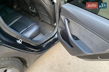 Седан Tesla Model 3 2019 в Львове