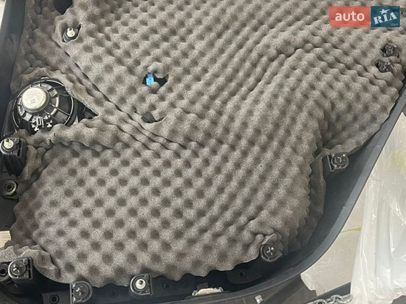 Седан Tesla Model 3 2019 в Киеве