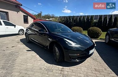 Седан Tesla Model 3 2019 в Львові