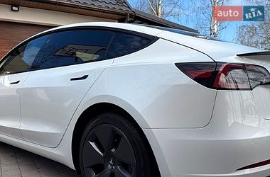 Седан Tesla Model 3 2022 в Киеве
