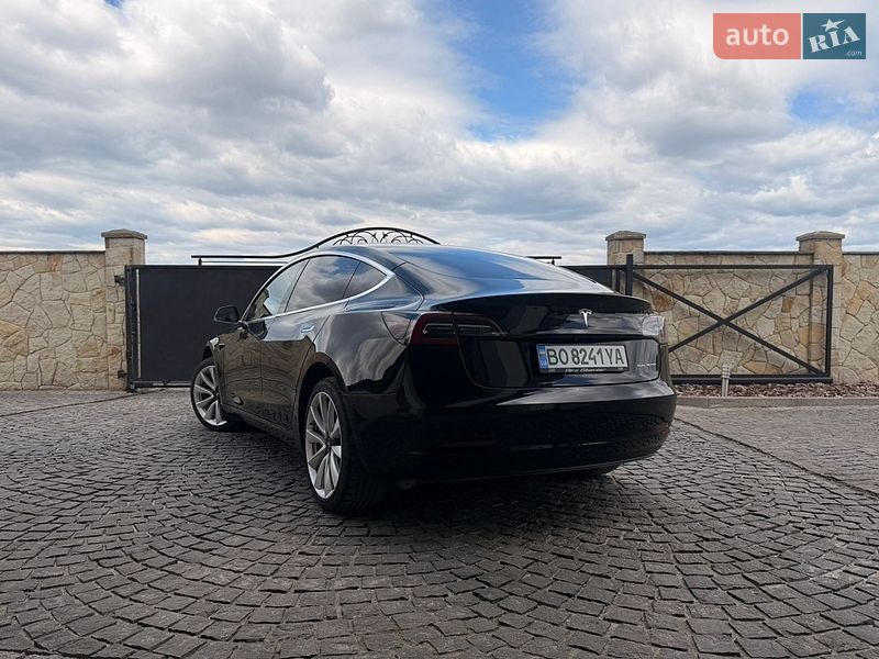 Седан Tesla Model 3 2019 в Тернополе