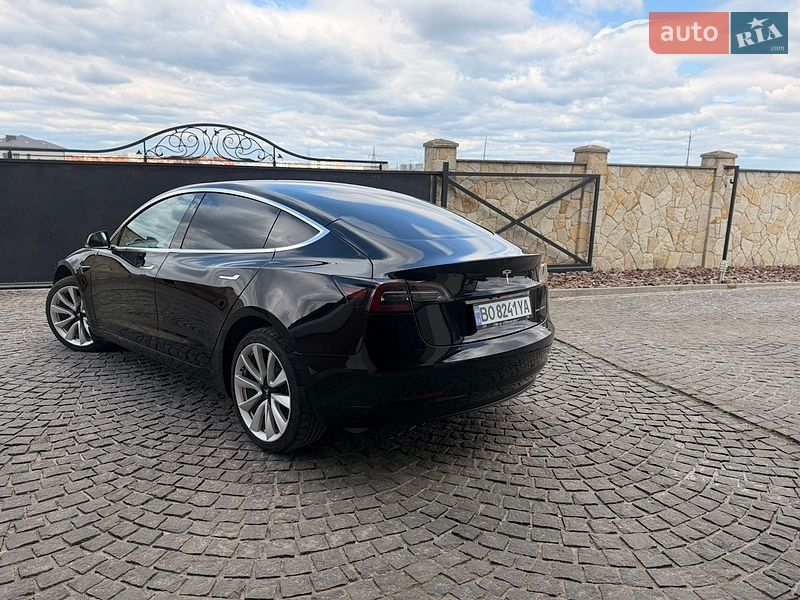 Седан Tesla Model 3 2019 в Тернополе
