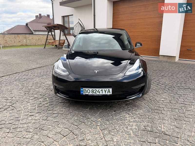 Седан Tesla Model 3 2019 в Тернополе