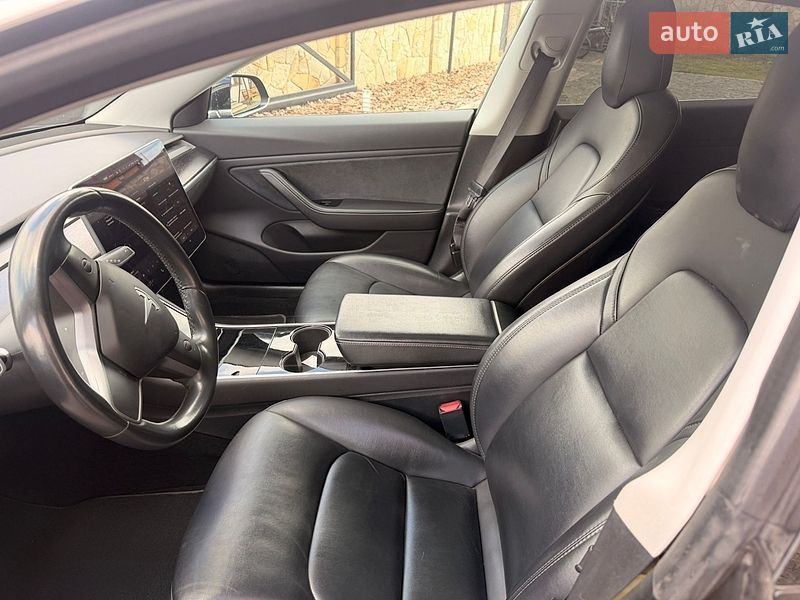 Седан Tesla Model 3 2019 в Тернополе