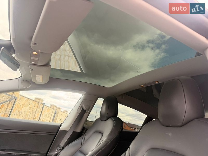 Седан Tesla Model 3 2019 в Тернополе