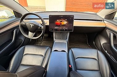 Седан Tesla Model 3 2022 в Киеве