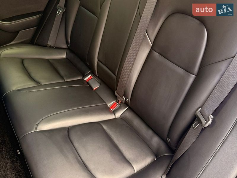 Седан Tesla Model 3 2022 в Киеве