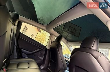 Седан Tesla Model 3 2022 в Киеве