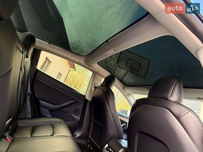 Седан Tesla Model 3 2022 в Киеве