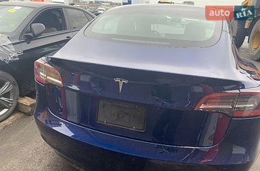 Седан Tesla Model 3 2023 в Киеве